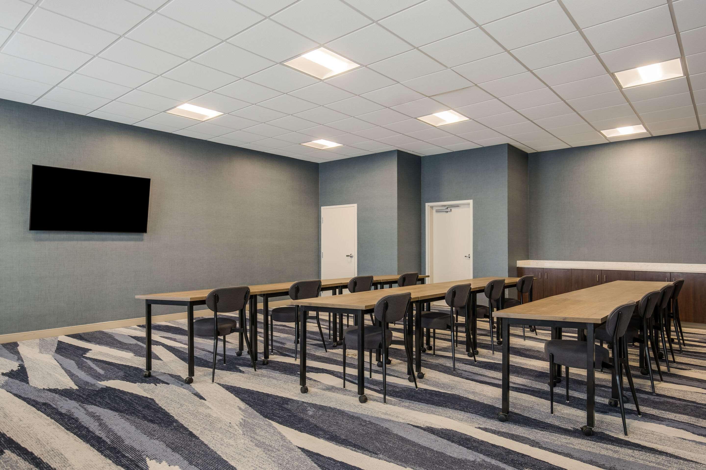 Comfort Inn & Suites Гейлорд Экстерьер фото