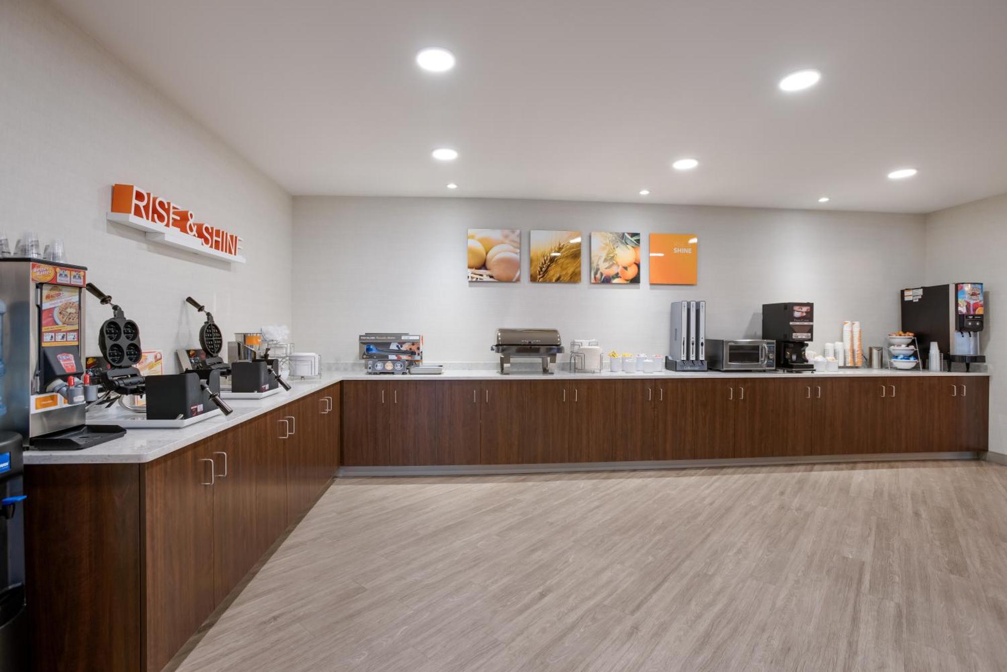 Comfort Inn & Suites Гейлорд Экстерьер фото