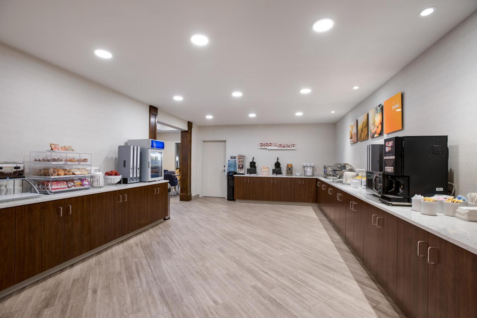 Comfort Inn & Suites Гейлорд Экстерьер фото